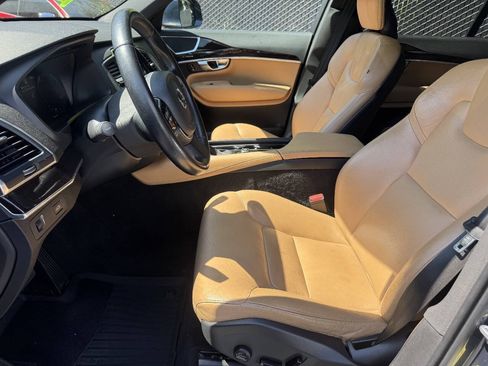 Used 2019 Volvo XC90 T6 Momentum w/ Advanced Package AWD/4WD image 8