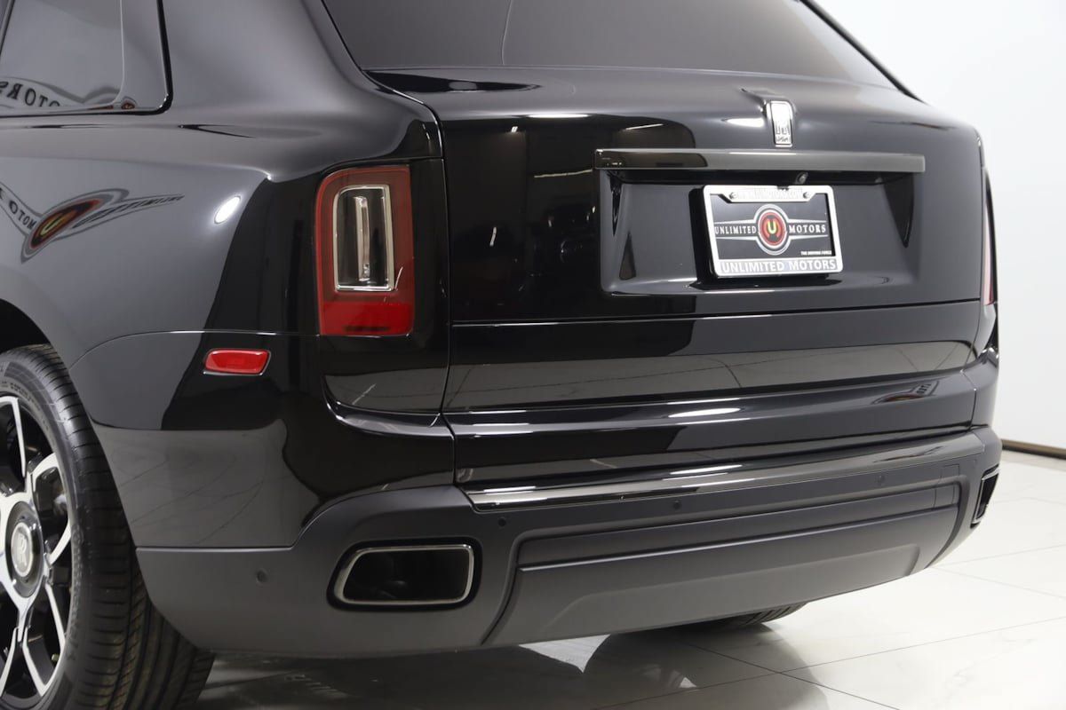 Used 2024 Rolls-Royce Cullinan Black Badge AWD/4WD image 38