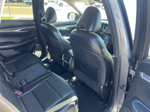 Used 2022 INFINITI QX50 Luxe AWD/4WD image 45