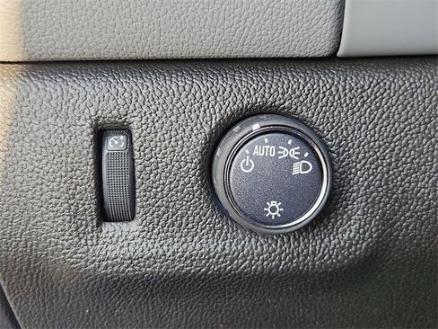 Used 2022 Chevrolet Colorado W/T w/ Custom Special Edition image 16