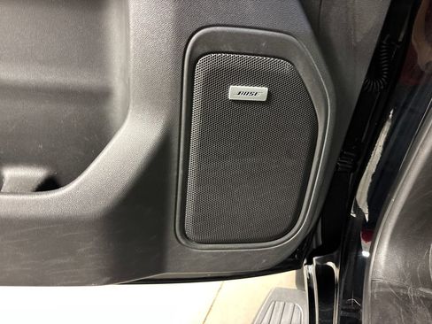 Used 2021 Chevrolet Silverado 1500 High Country w/ Technology Package AWD/4WD image 24