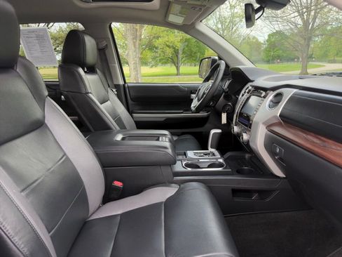 Used 2019 Toyota Tundra Limited w/ Limited Premium Package AWD/4WD image 26