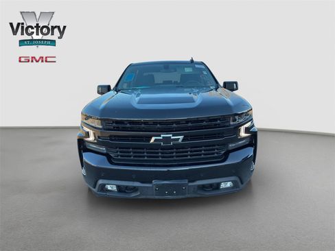 Used 2022 Chevrolet Silverado 1500 RST image 2