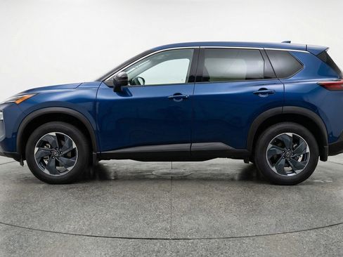 Used 2025 Nissan Rogue SV image 5