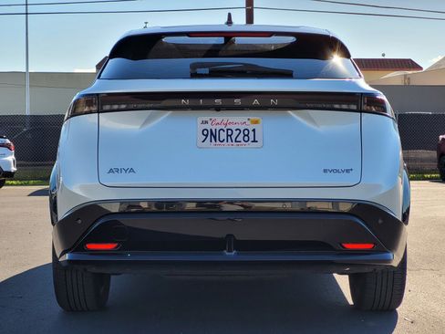 Certified 2024 Nissan Ariya FWD image 5