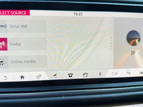 Used 2019 Land Rover Range Rover Sport Supercharged AWD/4WD image 21