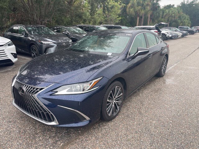 Used 2025 Lexus ES 350 w/ Premium Package FWD image 5