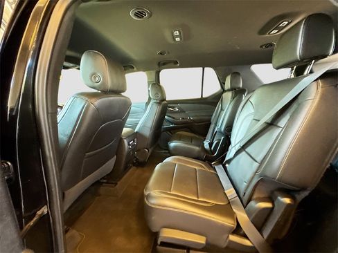 Used 2023 Chevrolet Traverse LT w/ Midnight/Sport Edition image 23