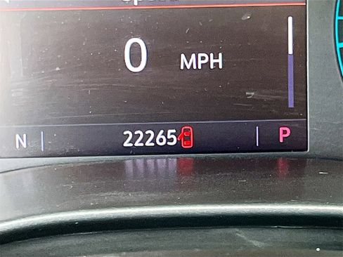 Used 2020 Chevrolet Colorado Z71 image 12