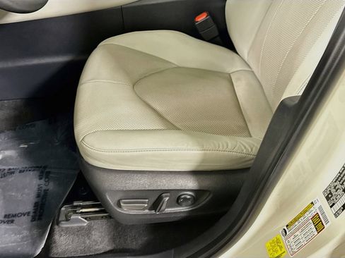 Certified 2024 Toyota Grand Highlander AWD image 25