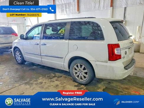 Used 2016 Chrysler Town & Country Touring w/ Driver Convenience Group image 3