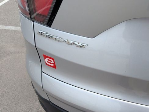 Used 2018 Ford Escape SE w/ SE Sport Appearance Package image 40
