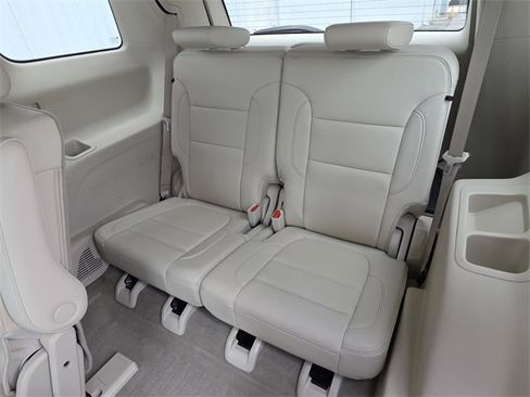 Used 2023 GMC Acadia Denali w/ Denali Ultimate Package image 16