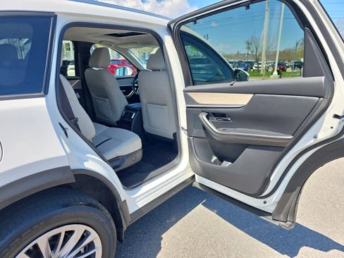 Used 2024 MAZDA CX-90 Plug-In Hybrid w/ Preferred AWD/4WD image 25