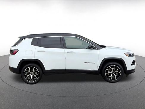 Used 2025 Jeep Compass Limited AWD/4WD image 16