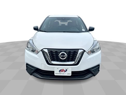 Used 2020 Nissan Kicks S image 3