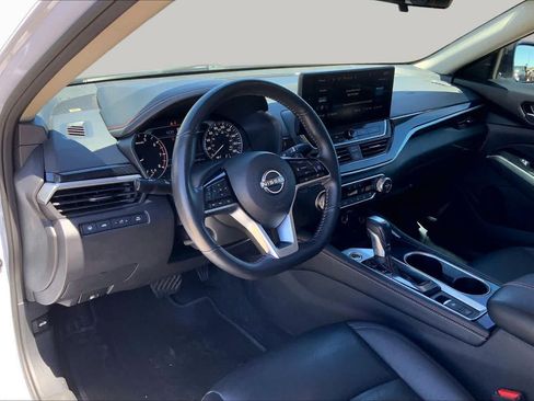 Used 2024 Nissan Altima 2.0 SR FWD image 18