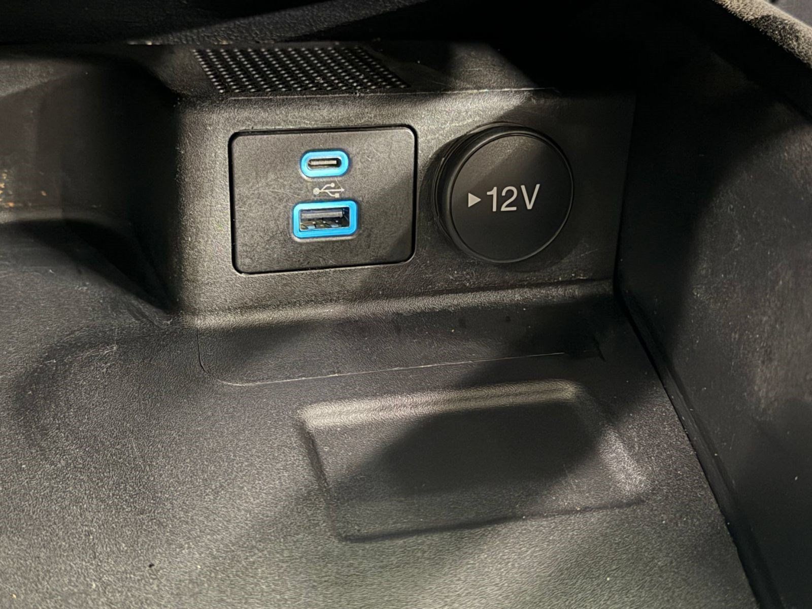 Used 2022 Ford Escape SE w/ SE Sport Appearance Package AWD/4WD image 31