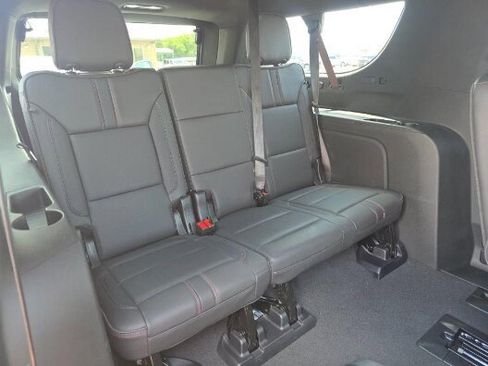 Used 2025 Chevrolet Suburban RST w/ Comfort Package RWD image 10