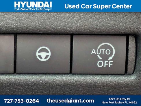 Used 2025 Nissan Kicks SR FWD image 26