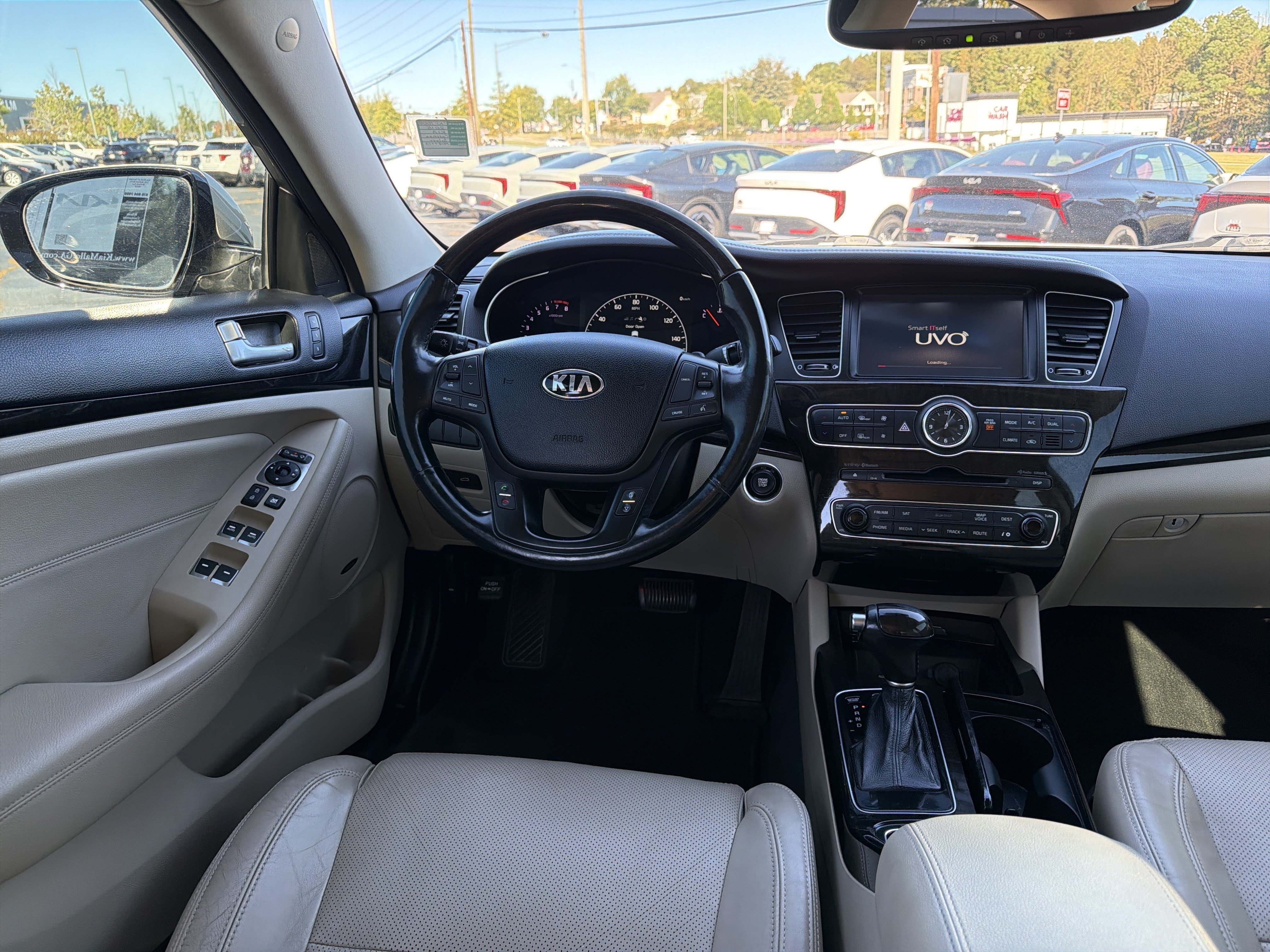 Used 2015 Kia Cadenza Premium w/ Luxury Package FWD image 3