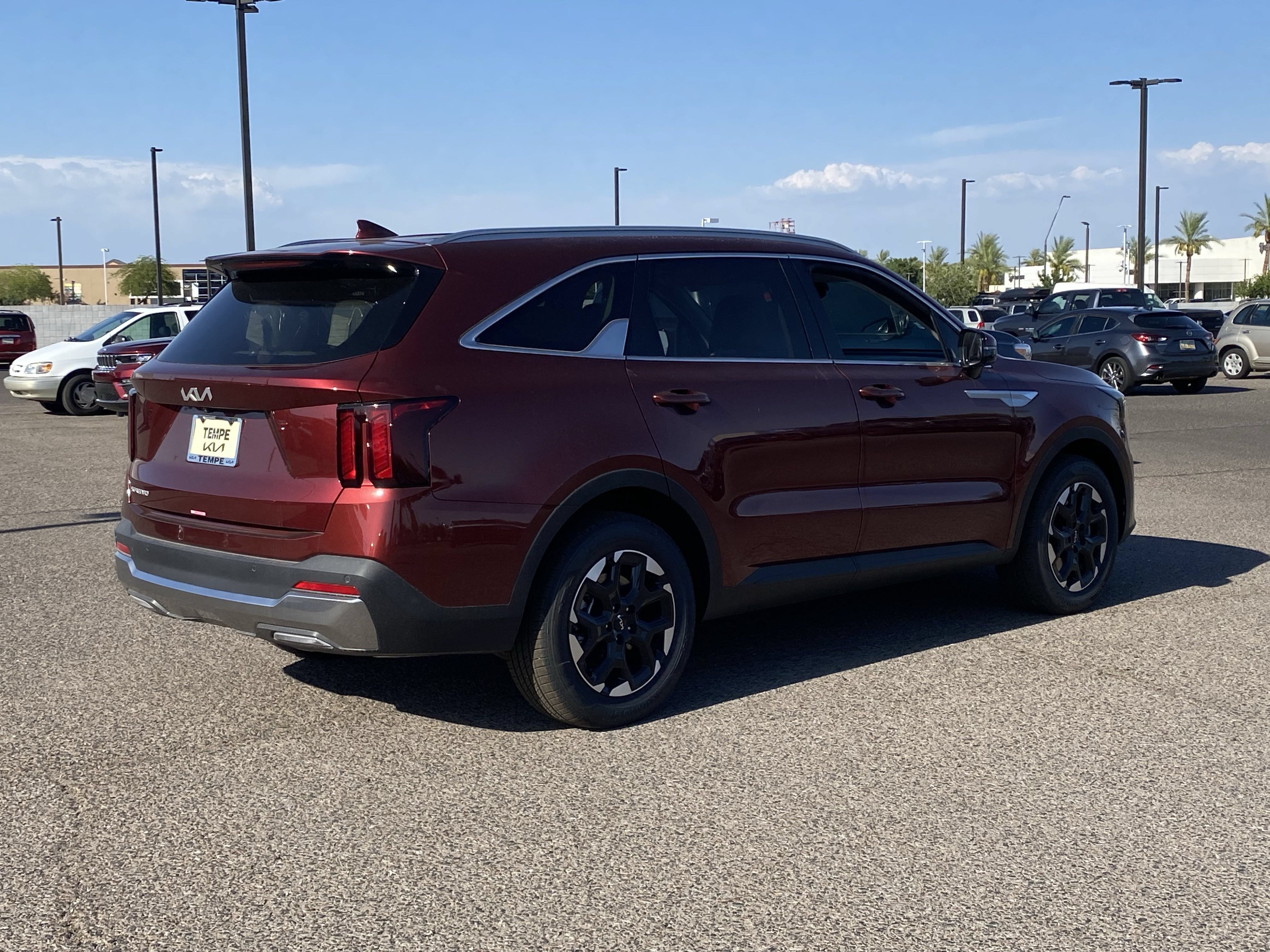 Certified 2025 Kia Sorento S FWD image 5