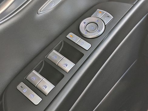 Used 2025 Genesis G80 2.5T image 18