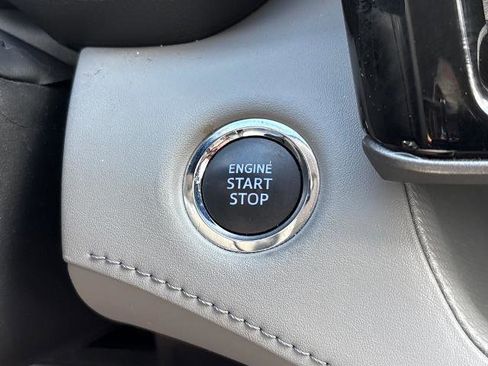 Used 2022 Toyota Highlander LE image 17