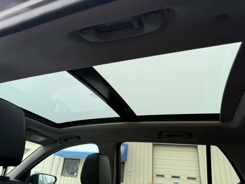 Used 2024 GMC Terrain AT4 image 17