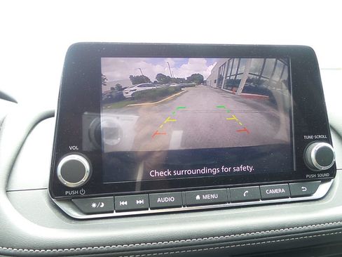 Used 2024 Nissan Rogue S FWD image 44