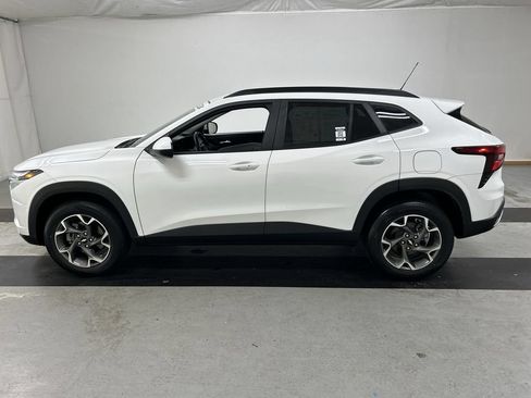 Certified 2024 Chevrolet Trax LT w/ Driver Confidence Package FWD image 6