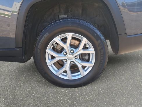 Certified 2023 Jeep Grand Cherokee L Limited AWD/4WD image 34