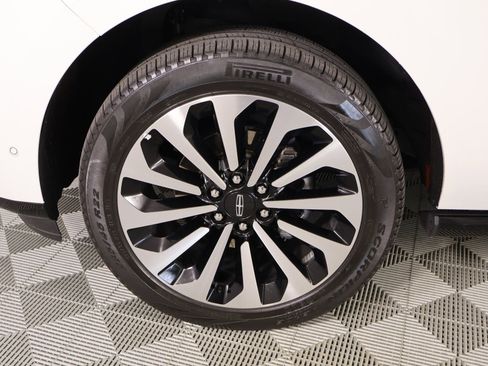 Certified 2023 Lincoln Navigator Reserve image 19