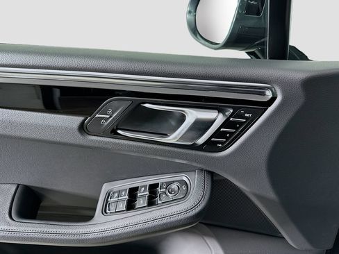 Certified 2026 Porsche Macan AWD/4WD image 20