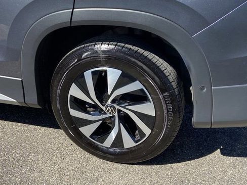 Used 2025 Volkswagen Tiguan S image 12