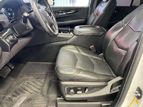 Used 2018 Cadillac Escalade Platinum image 17