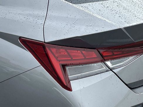 New 2025 Hyundai Elantra SEL image 10