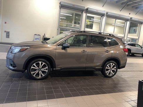 Used 2023 Subaru Forester Limited AWD/4WD image 4