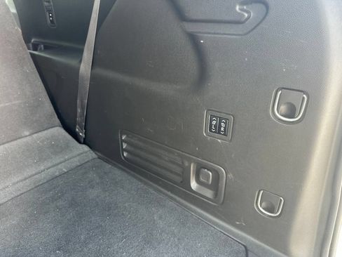 Used 2018 Chevrolet Traverse High Country AWD/4WD image 27