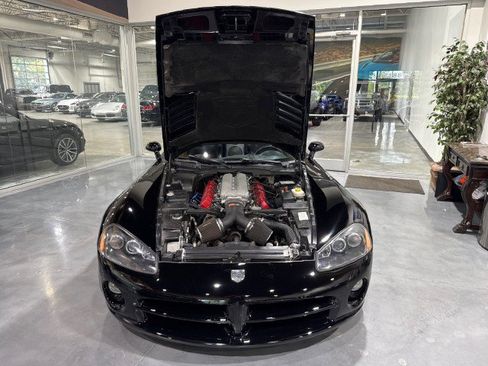 Used 2004 Dodge Viper SRT-10 RWD image 11