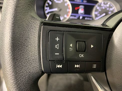 Used 2023 Nissan Rogue SV image 20