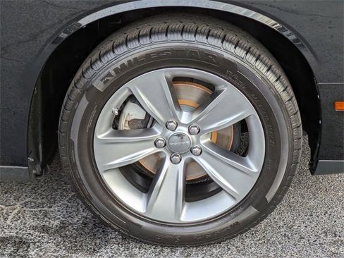 Used 2022 Dodge Challenger SXT image 10