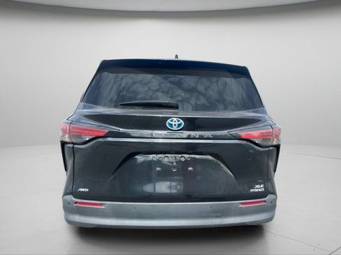 Used 2022 Toyota Sienna XLE AWD/4WD image 6