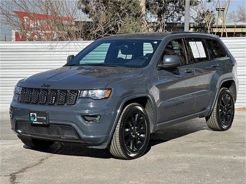 Used 2018 Jeep Grand Cherokee Altitude image 6