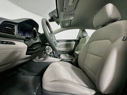 Used 2019 Hyundai Elantra SEL FWD image 13