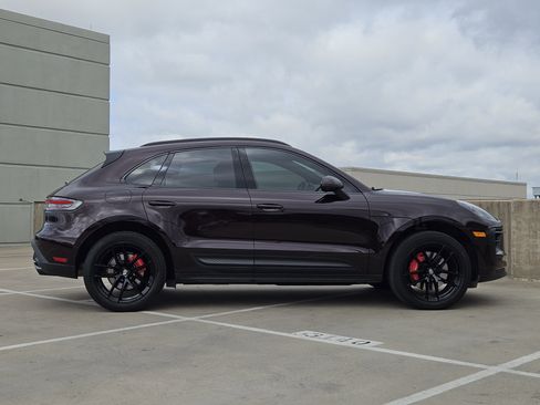 Certified 2024 Porsche Macan S image 9