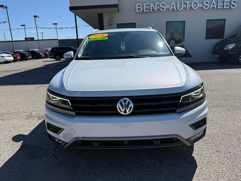 Used 2018 Volkswagen Tiguan SEL Premium image 3