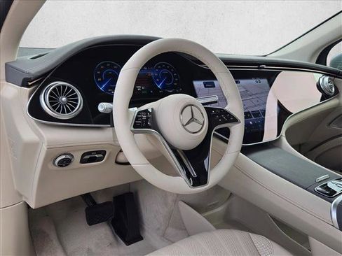 New 2026 Mercedes-Benz EQS 400 4MATIC SUV image 3