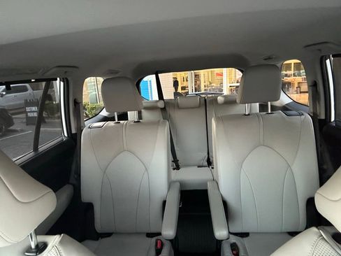 Used 2024 Toyota Grand Highlander AWD Hybrid image 27