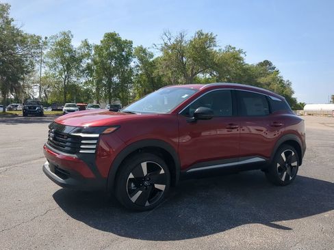 New 2026 Nissan Kicks SR w/ SR Premium Package FWD image 7